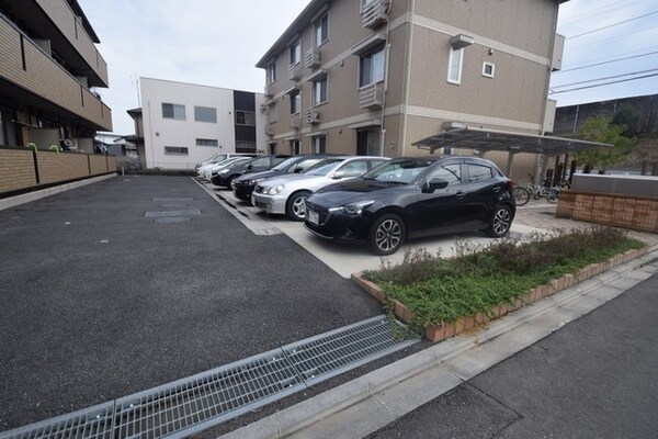 駐車場(★お車の空きは用確認！★)