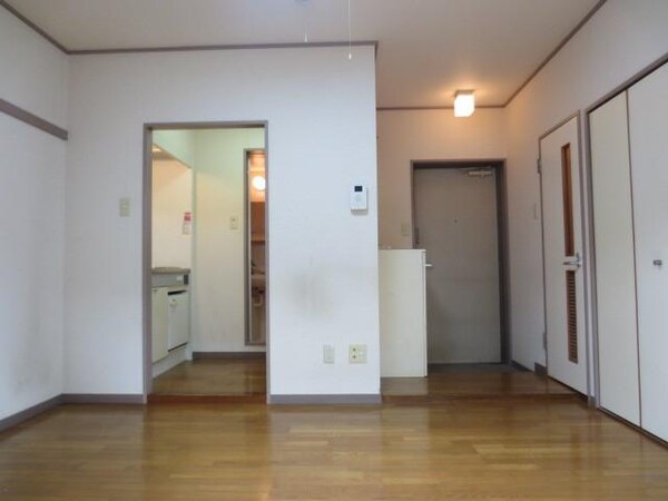 リビング・居室(★南向きで明るいフローリングのお部屋★)