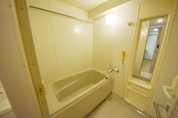 バス／シャワールーム等(★お部屋探しは株式会社タウンハウジング東京まで★)