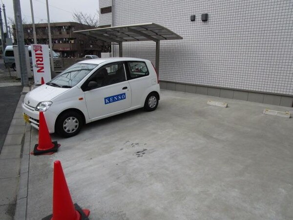 駐車場(タウンハウジング府中店まで)