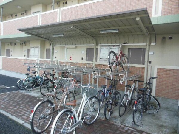 共有部分(～やっぱり屋根付き駐輪場ですね～)
