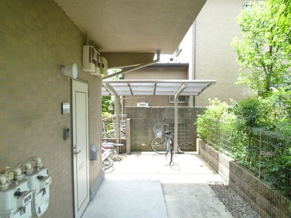 駐車場(★屋根付駐輪場★)