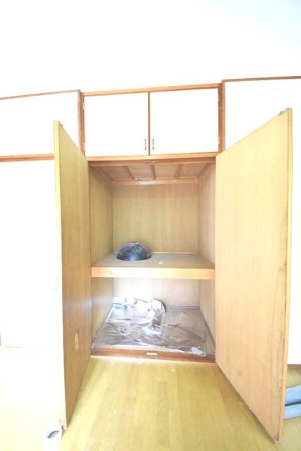 収納(同タイプ参考写真)