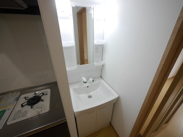 洗面(同施工同敷地内アパート写真)