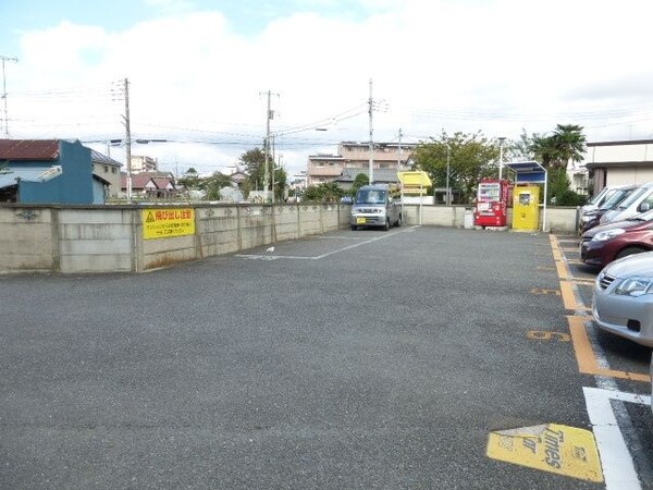 駐車場(敷地内コインパーキングあります)