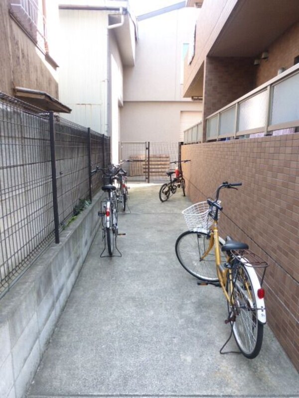 共有部分(★自転車が置いてあります★)