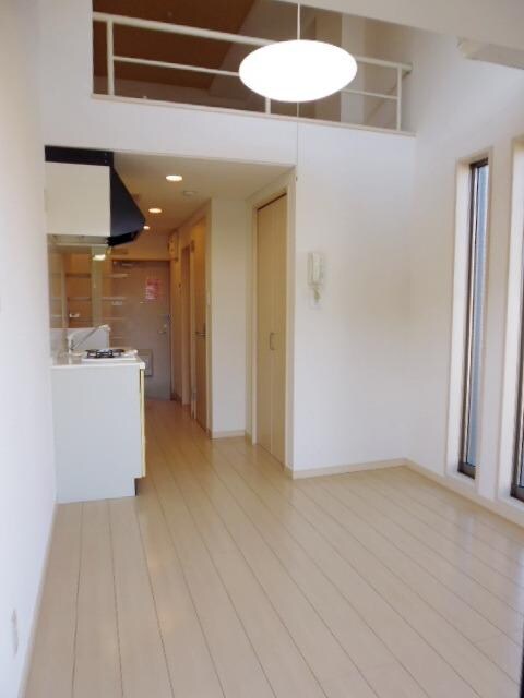 物件内観写真5　(★天井の高いお部屋です★)