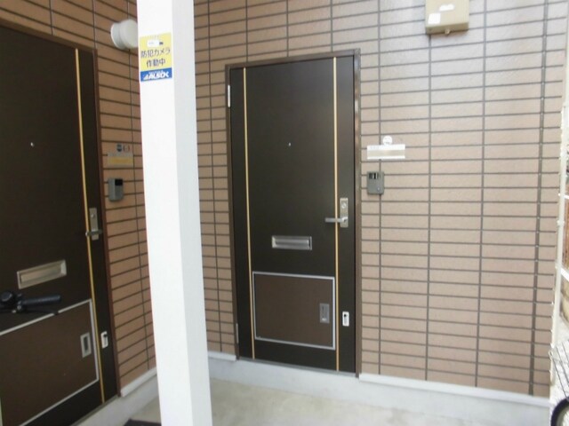 物件内観写真3　(外観・共用部分)