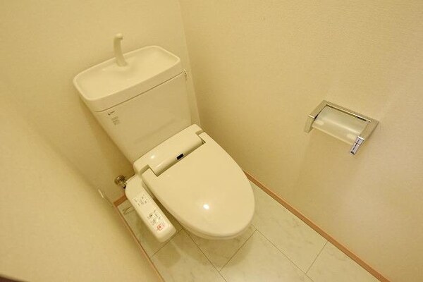 トイレ(★清潔感のあるトイレはウォシュレット付きです★)