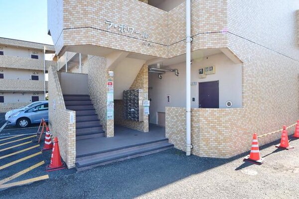 エントランス(★お部屋探しは株式会社タウンハウジング東京まで★)