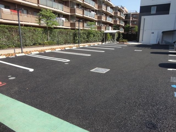 駐車場(駐車場もございます)