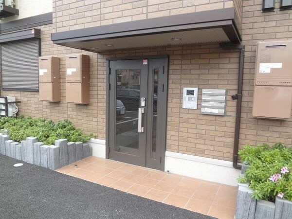 エントランス(★お部屋探しは株式会社タウンハウジング東京まで★)