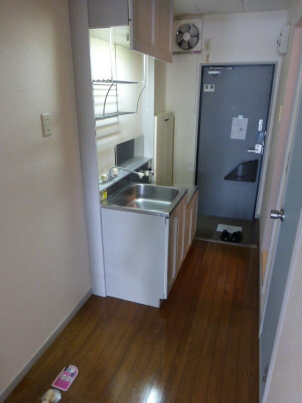 その他室内・内装(★キッチン周辺の空間・余裕のあるつくりです★)