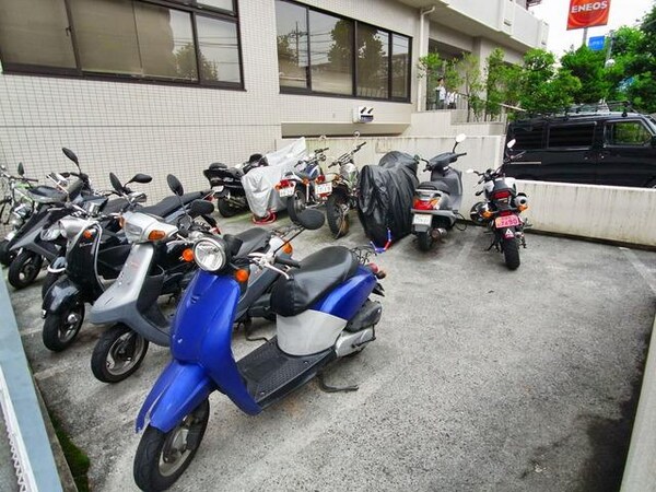 共有部分(♪バイク駐車場も別にあります♪)