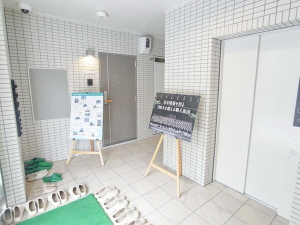 エントランス(♪エントランスロビー♪)