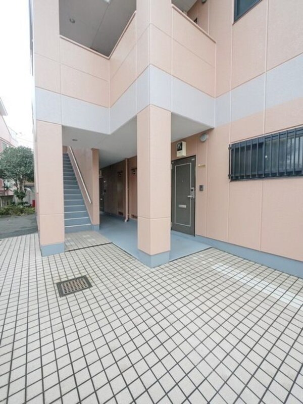 エントランス(★タウンハウジング稲田堤店までお問い合わせ下さい★)