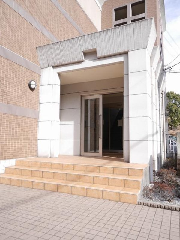 エントランス(★お問い合わせはタウンハウジング聖蹟桜ヶ丘店まで★)