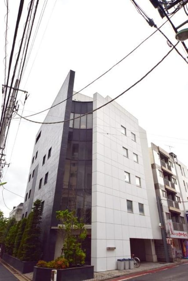 外観(★６階建ての重量鉄骨造の重厚感のあるマンションです★)