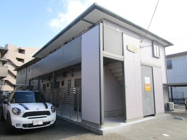 外観(★閑静な住宅街ですが駅まで近いんですよ★)