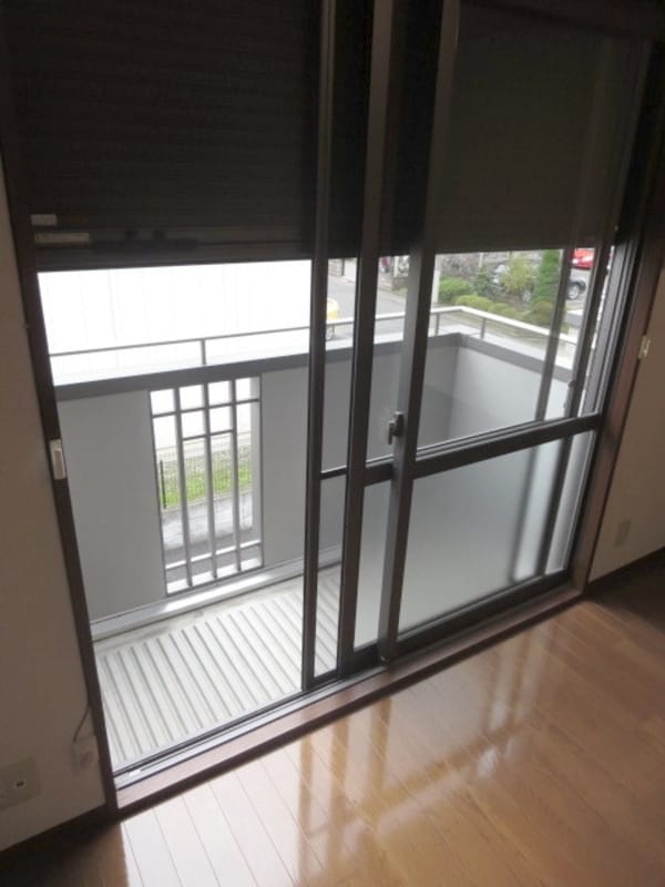 設備(雨戸代わりにもなるし、防犯対策にもなるし便利です)
