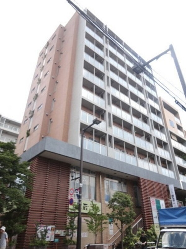 外観(★総戸数70戸の大型賃貸マンション★)