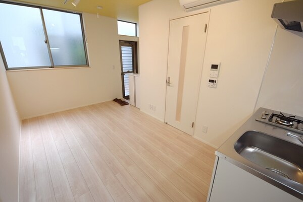 その他室内・内装(★フローリングで綺麗な居室です★)