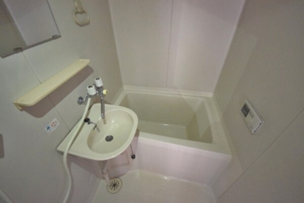 バス／シャワールーム等(★1日の疲れをここで癒せます★)