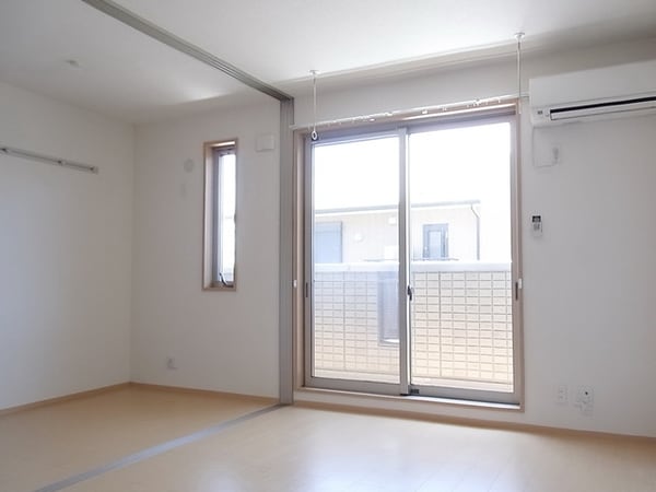 リビング・居室(★ベッドルームを繋げて使用できます★)