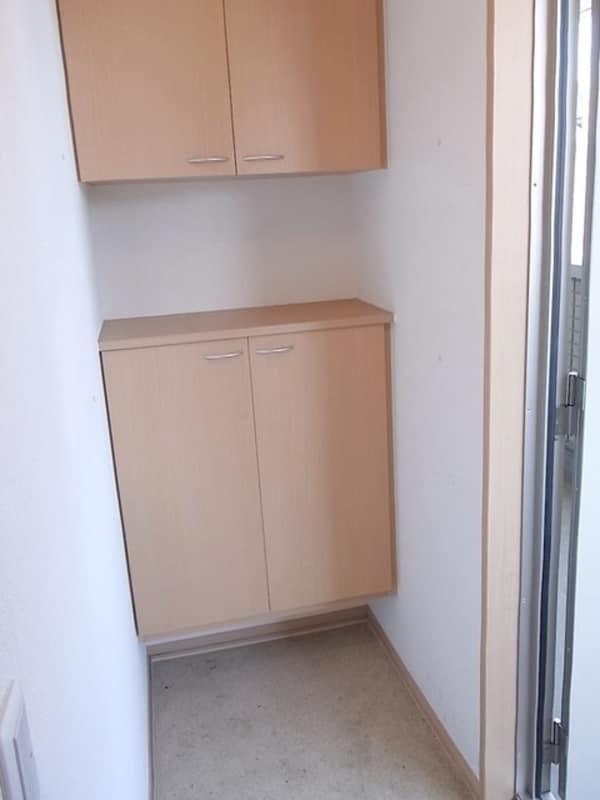 玄関(★玄関・人感センサー付き玄関照明完備★)