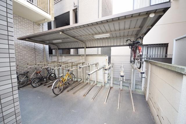 物件内観写真15　(★屋根付き駐輪場です★)