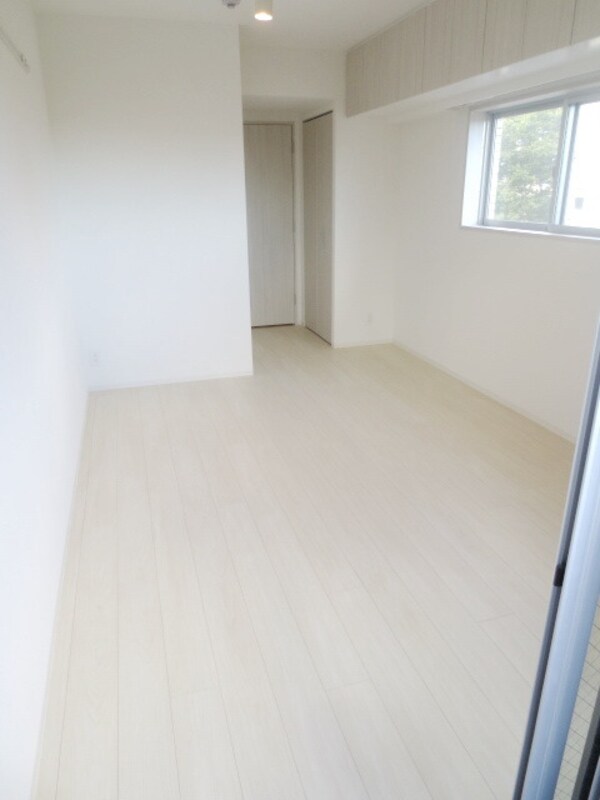 リビング・居室(★広々洋室8.4帖のお部屋です　※別部屋のお写真です★)