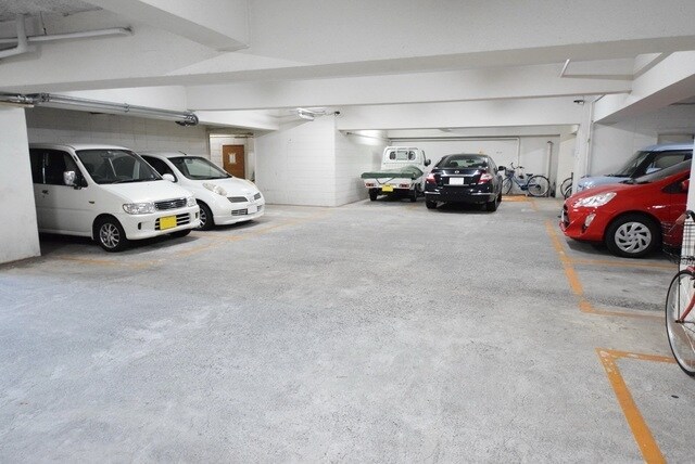 物件内観写真12　(♪敷地内駐車場♪)