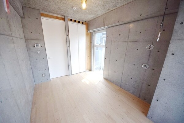 リビング・居室(★コンクリート打ちっぱなしのオシャレな内装です。)