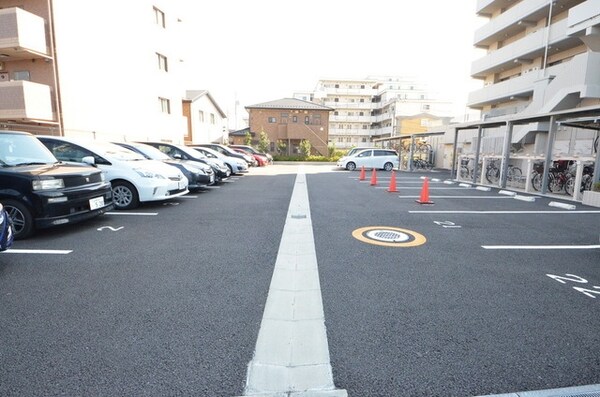 駐車場(♪敷地内駐車場♪)