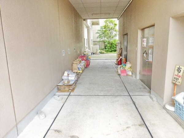 エントランス(★専用ゴミ置き場です★)