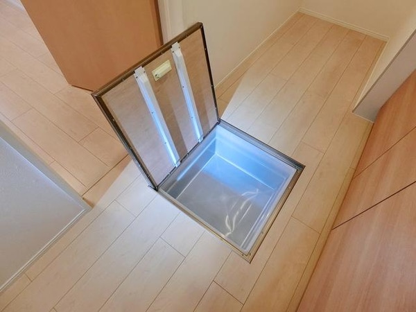 設備(☆便利な床下収納☆)