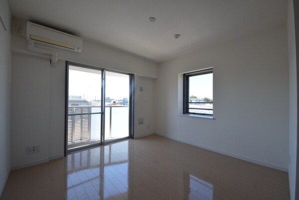 リビング・居室(別部屋参考写真)