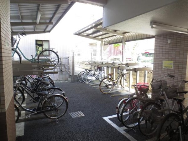 その他(★駐輪スペースは雨に濡れません★)