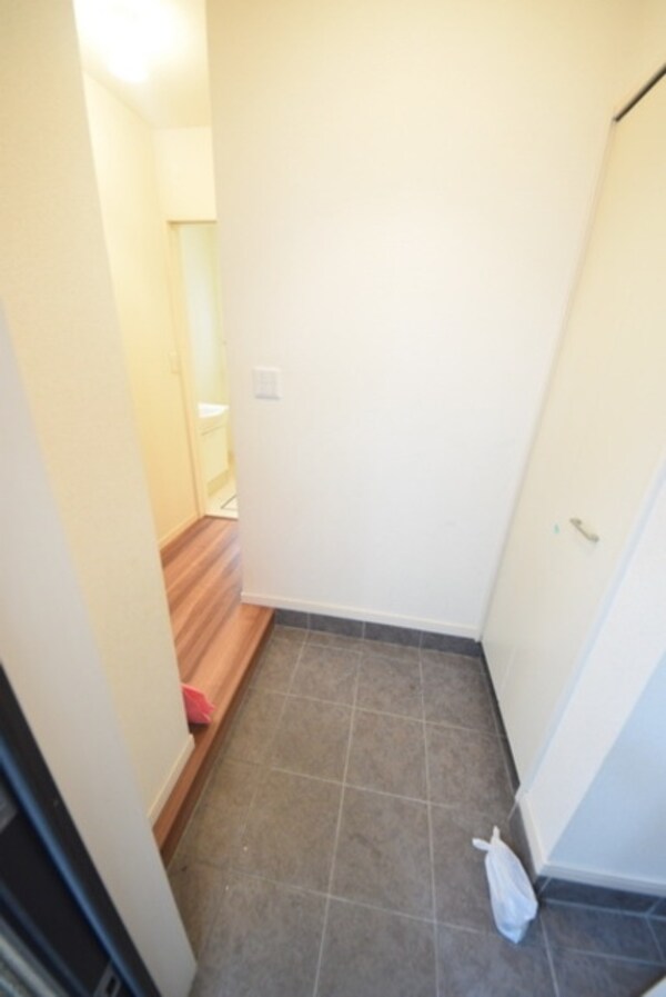 玄関(★広々とした玄関です★)