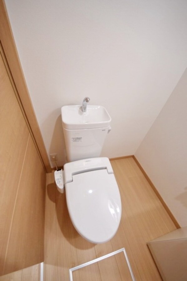 トイレ(同施工会社参考写真)