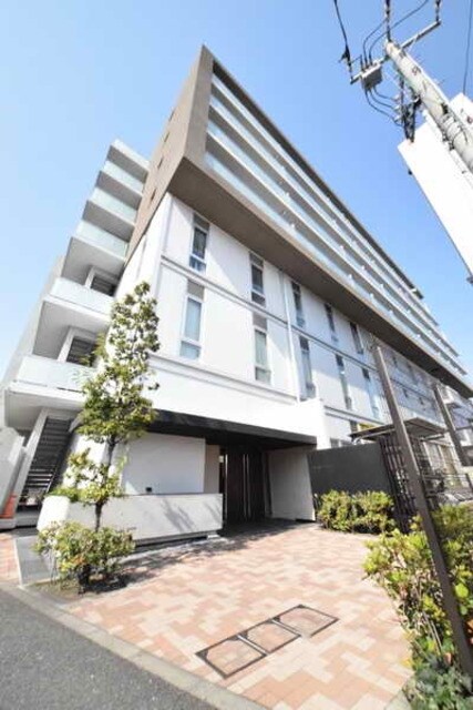 物件外観写真1　(外観・共用部分)