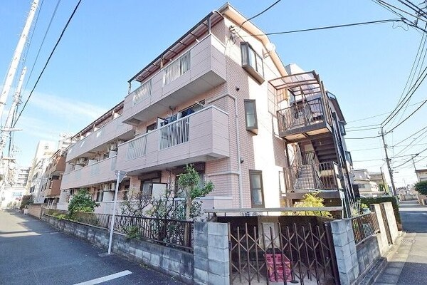 外観(★調布駅徒歩1分・便利な立地のマンションです★)
