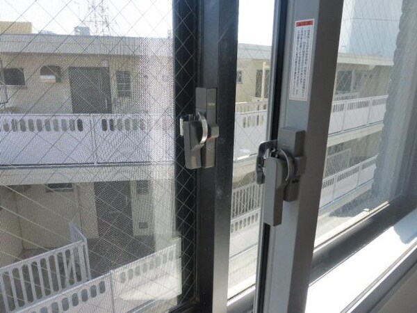 設備(★嬉しい二重窓です！！防音対策もされてますね★)