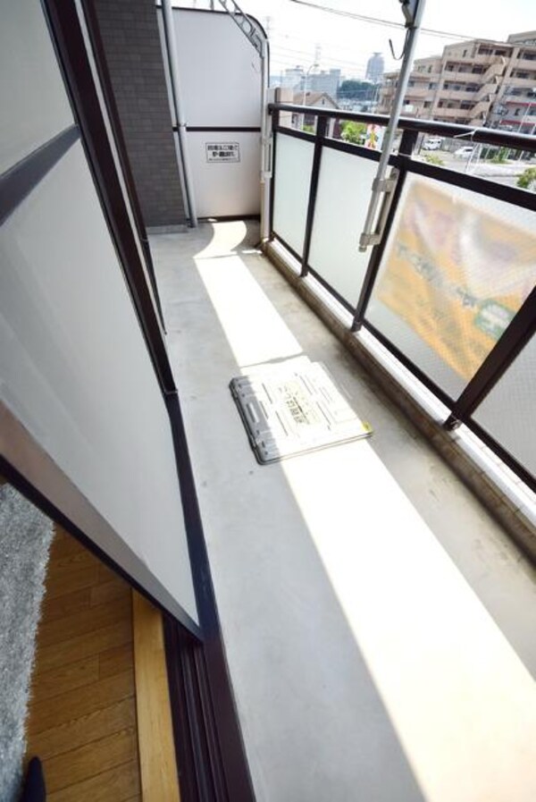 バルコニー(★バルコニーひろびろ★南向きで陽当たり良好★)