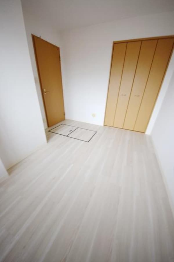 子供部屋(★各部屋に床下収納あります★)