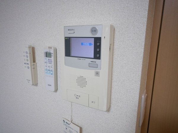 セキュリティ(★モニター付きインターホンの様子★)