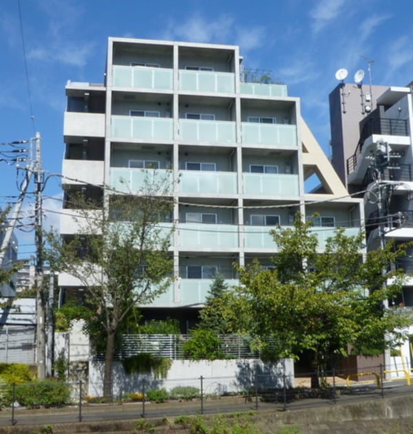 外観(★物件からの桜並木がとても綺麗です★)