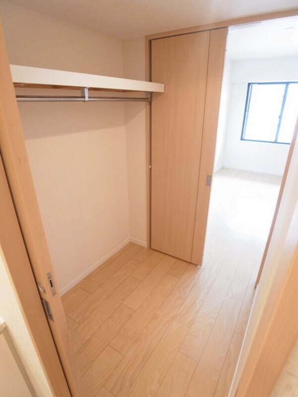 収納(ウォークスルークローゼット)