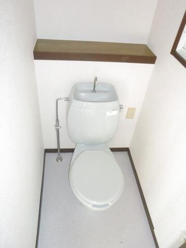 トイレ(★トイレには便利な棚があります★)
