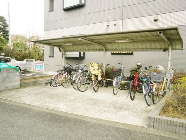 共有部分(★共用の屋根付駐輪場スペースです★)